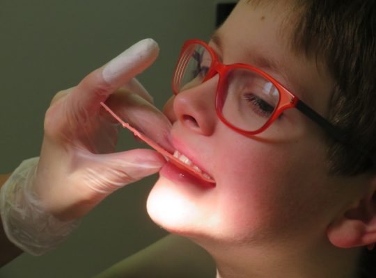 Idealny stomatolog dziecięcy – cechy, które definiują profesjonalistę